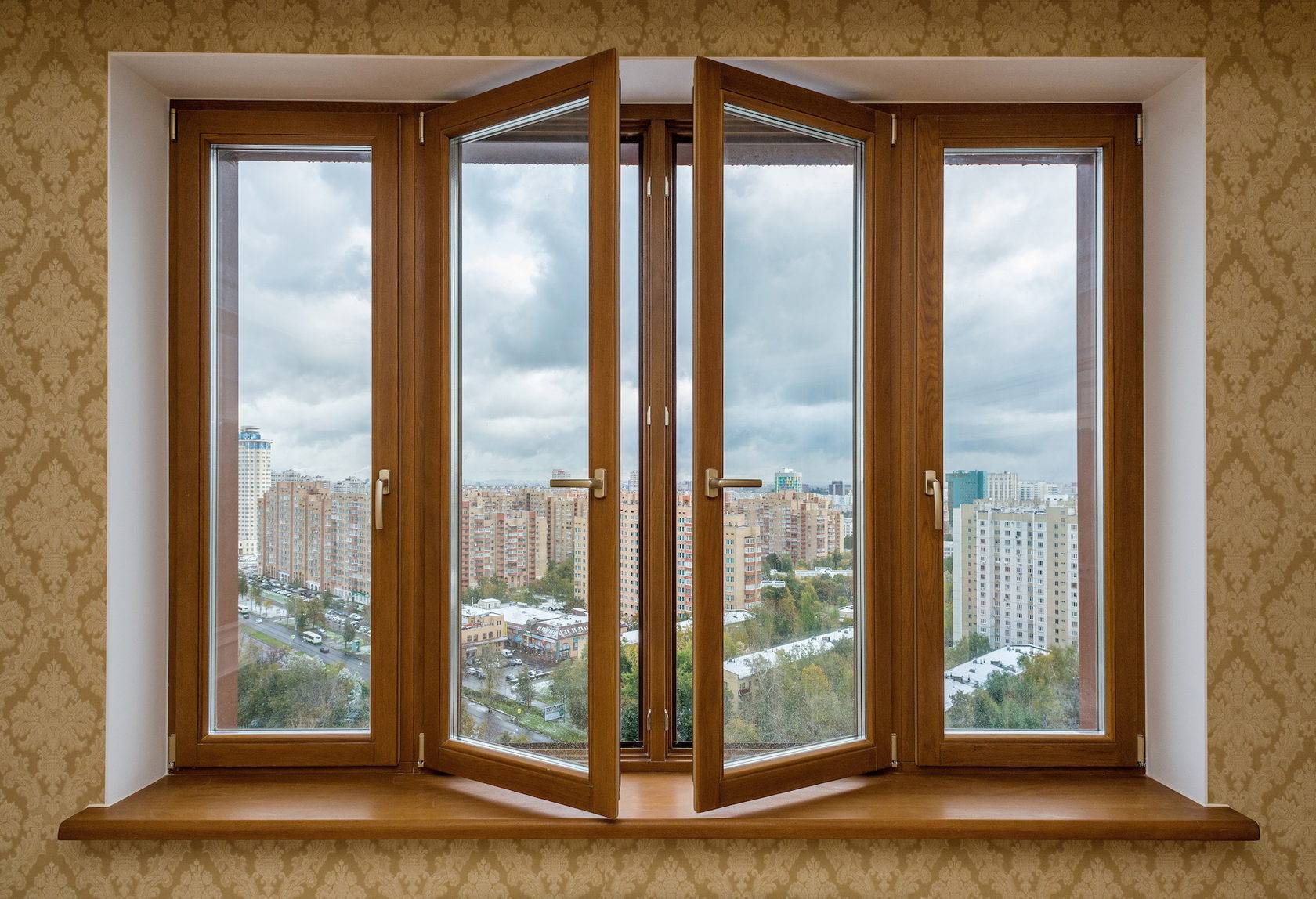 Какие окна выбрать и что лучше установить в квартире: пластик или деревянные. отзывы.