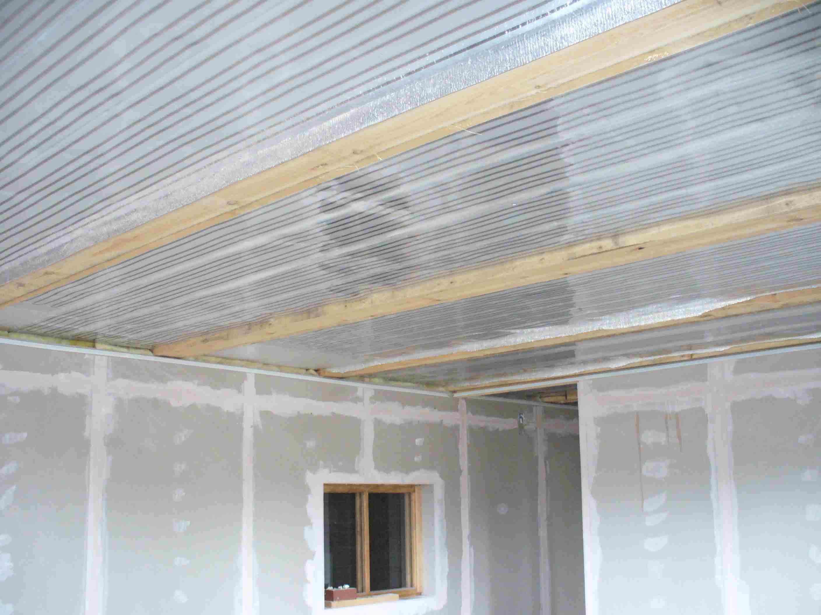 Инфракрасная пленка на потолок: актуально и практично
