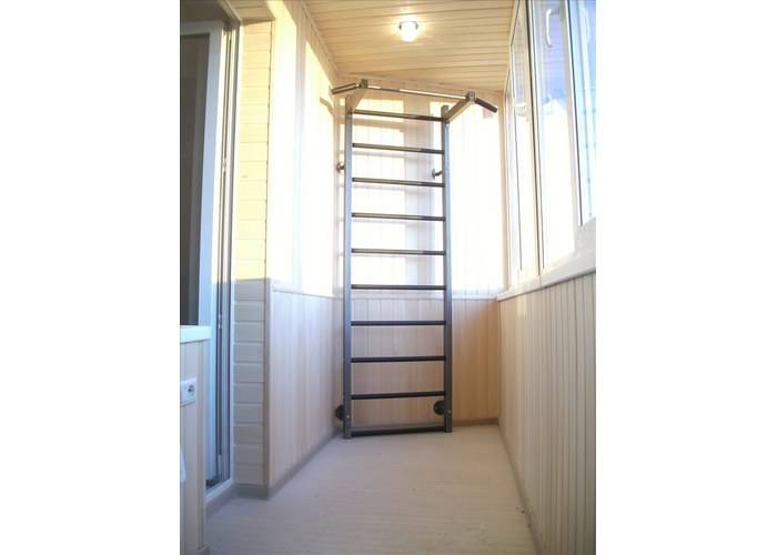 Пожарная лестница на балконе: можно ли ее убрать, как обыграть с точки зрения дизайна, ремонт и демонтаж, если спилена, фото
