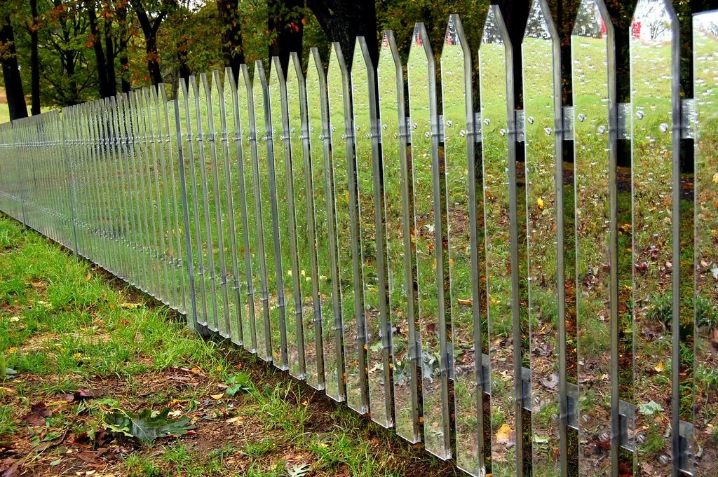 Как за один день сделать бюджетный забор для дачи: инструкция | forumhouse | дзен
