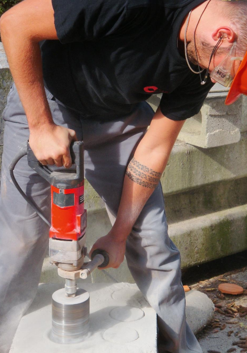 Сверление отверстий в бетоне: как правильно работать перфоратором, дрелью и другими инструментами
