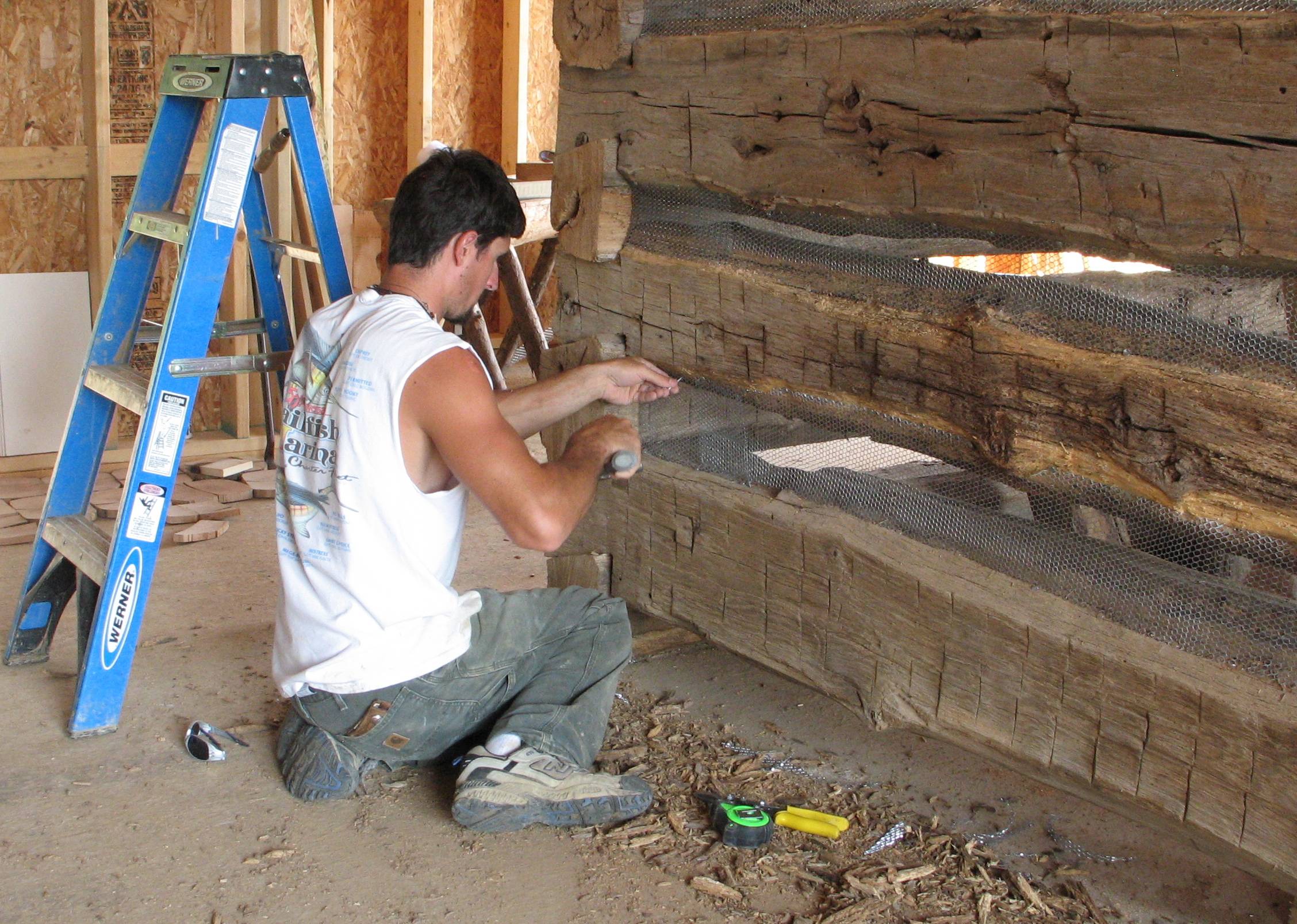 Штукатурка деревянных стен внутри дома: виды и свойства, инструменты