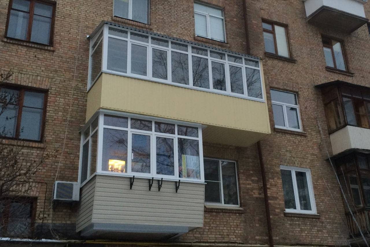 Способы остеклить балкон в хрущевке – варианты, а также примеры работ