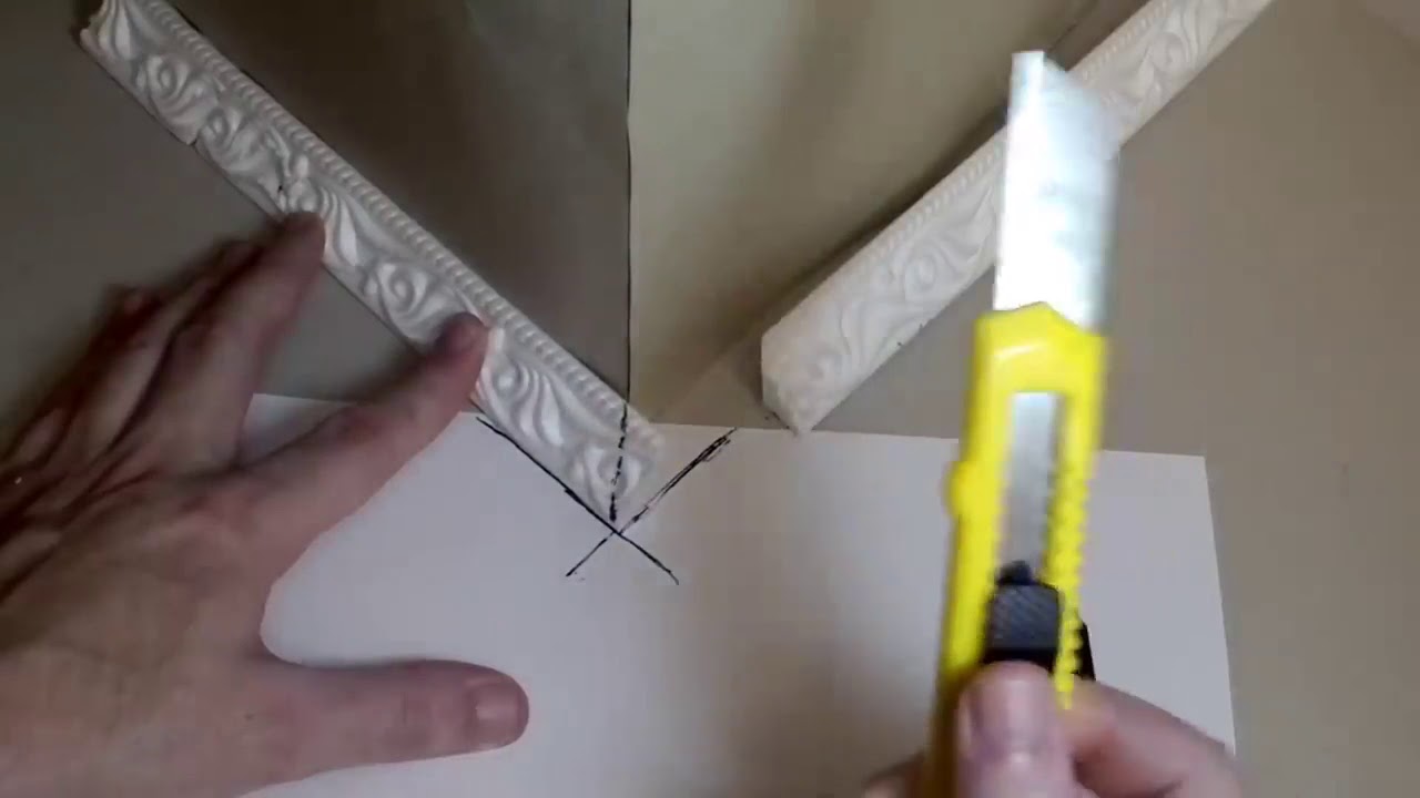 Как сделать угол на потолочном плинтусе: как резать без стусла, состыковать, видео