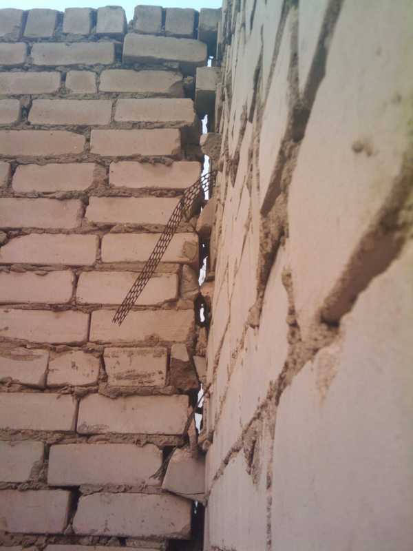 Что делать, если в фундаменте дома появляются трещины - советы профессиональных строителей