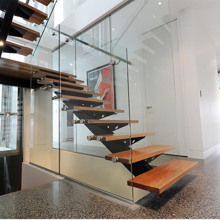 Стеклянные лестницы в интерьере (50 фото): красивые конструкции для дома