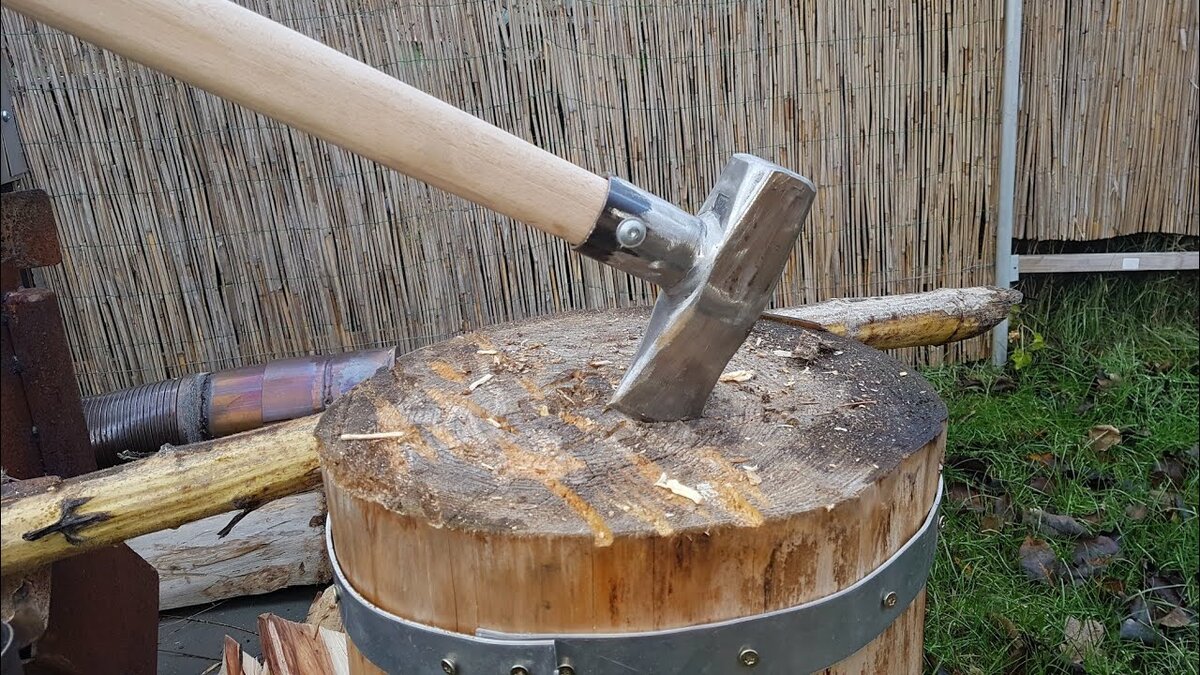 Разбираемся, как правильно рубить дрова