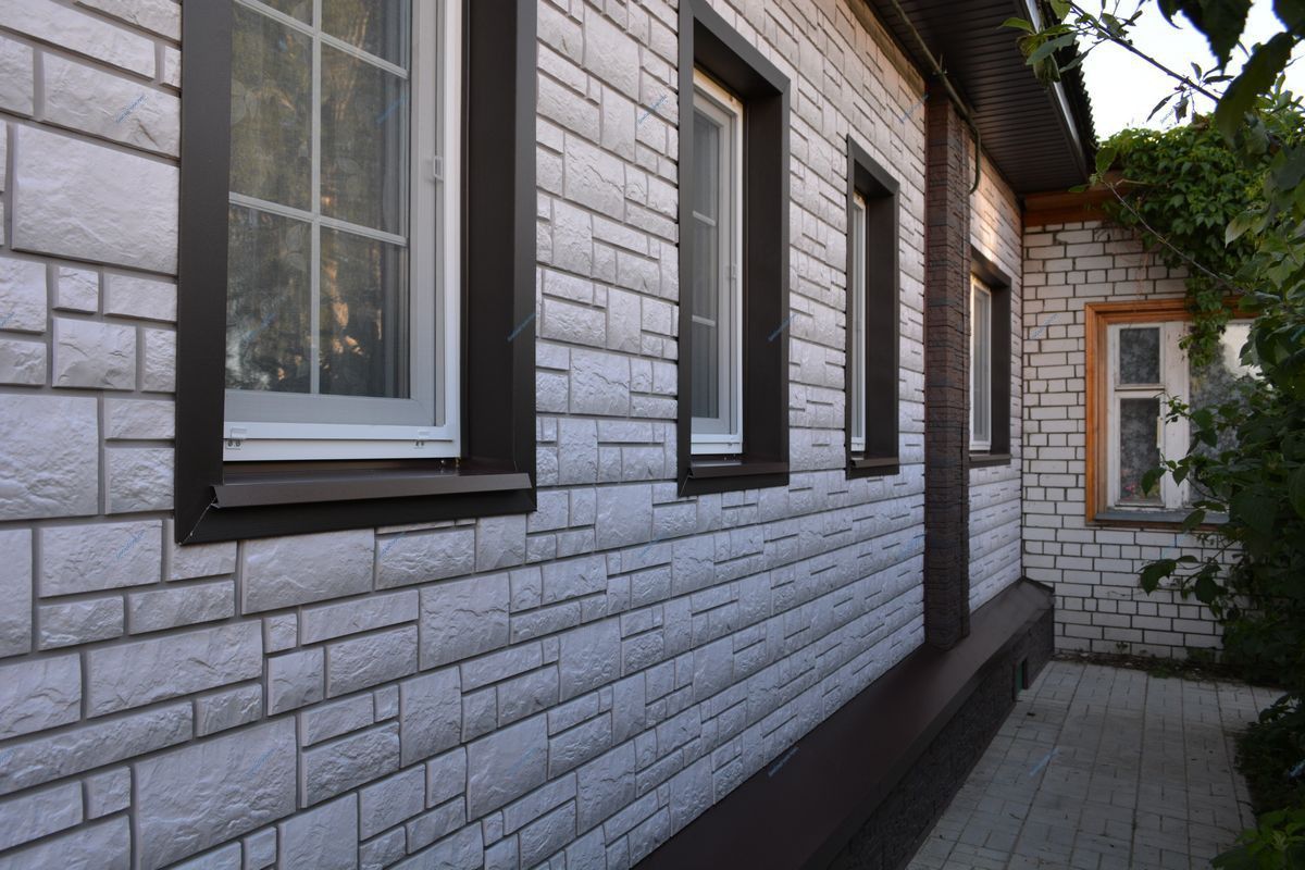 8 недорогих видов отделки фасада частного дома. популярные варианты внешней отделки дома | всё об интерьере для дома и квартиры