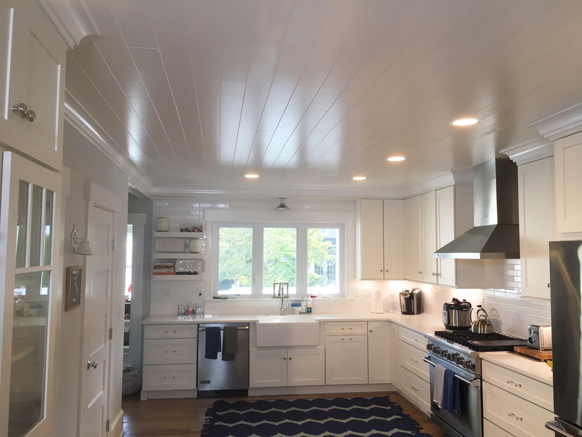 Освещение на кухне с натяжным потолком фото