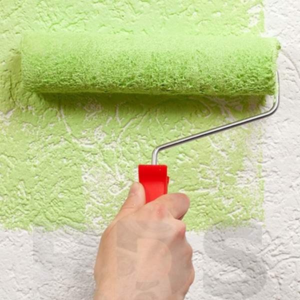 Покраска стен водоэмульсионной краской: выбор материала, технологии с рисунком, фактурная