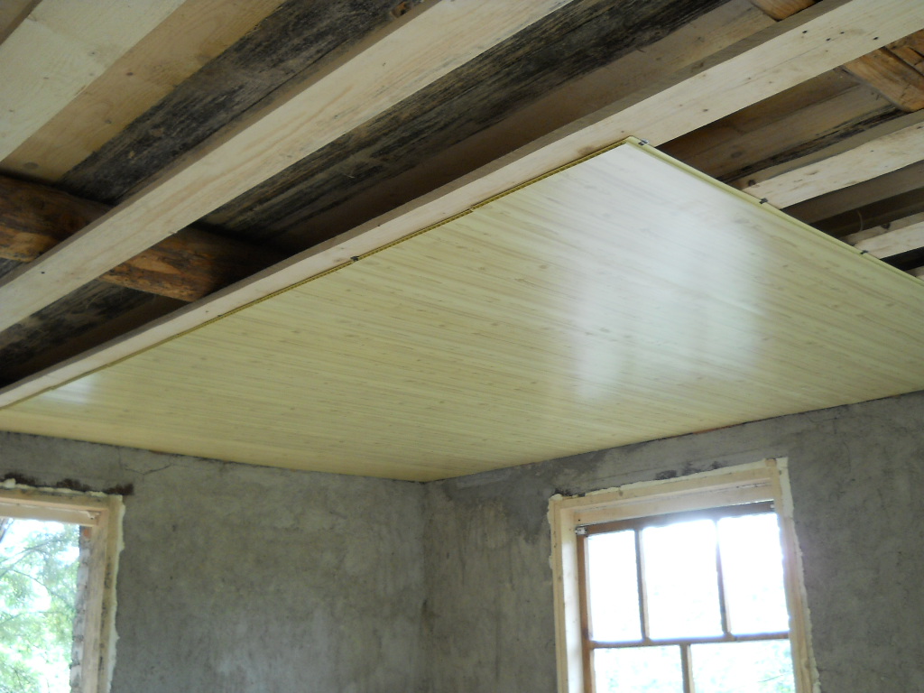 Чем подшить потолок по деревянным балкам в доме: особенности и характеристики
