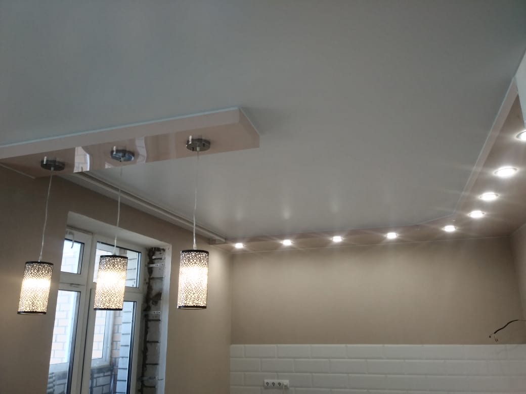 Двухуровневый потолок на кухне: способы подсветки, цвета и дизайн