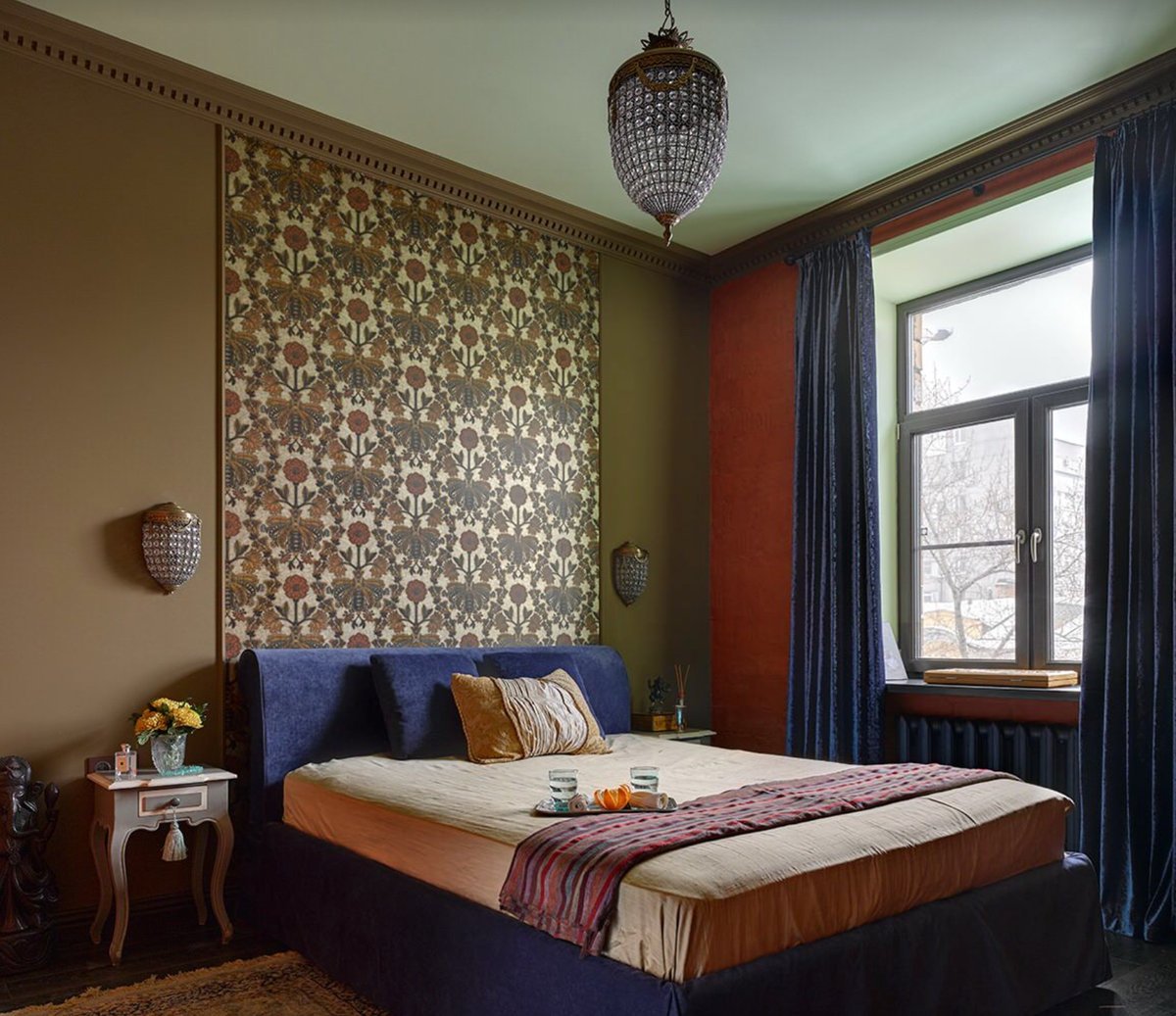 Комбинирование обоев в спальне — 160+ фото вариантов со свежими идеями | дизайн спальни с обоями двух видов