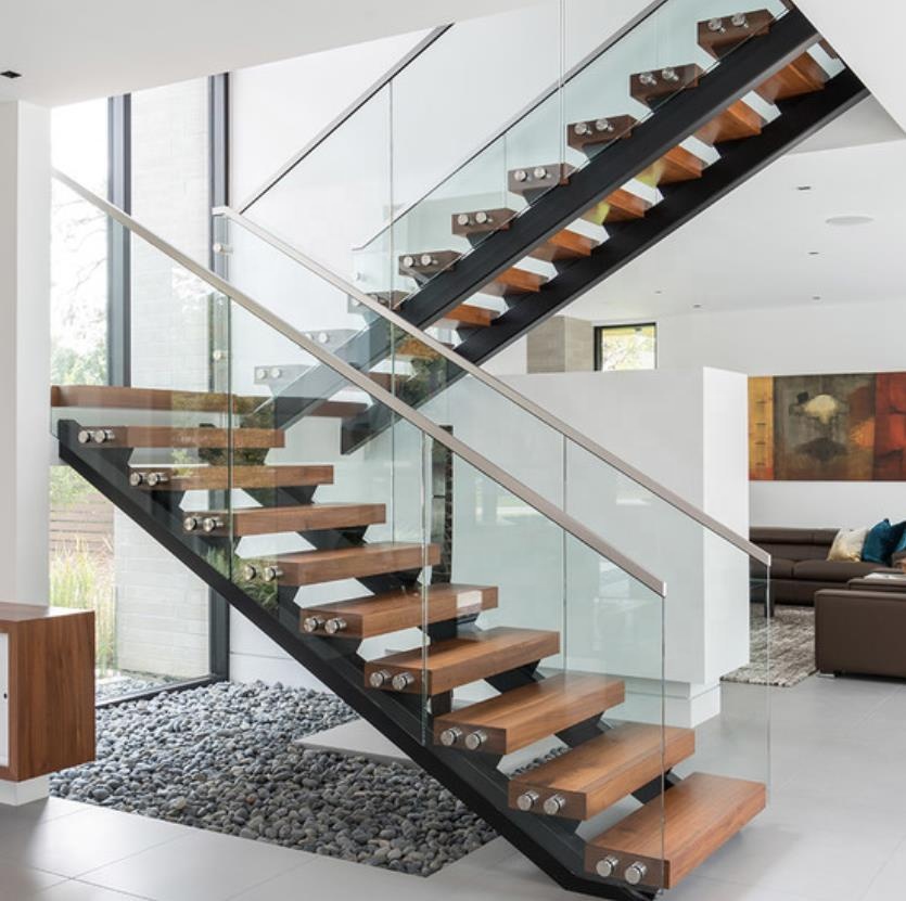 Лестницы в доме: главное украшение или незаметный атрибут?