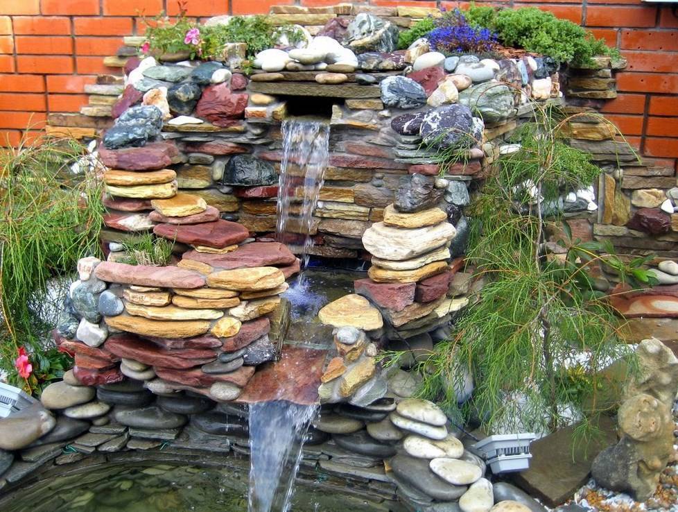 Красивый водопад на участке своими руками - реально!: этапы строительства и декорирования пошагово