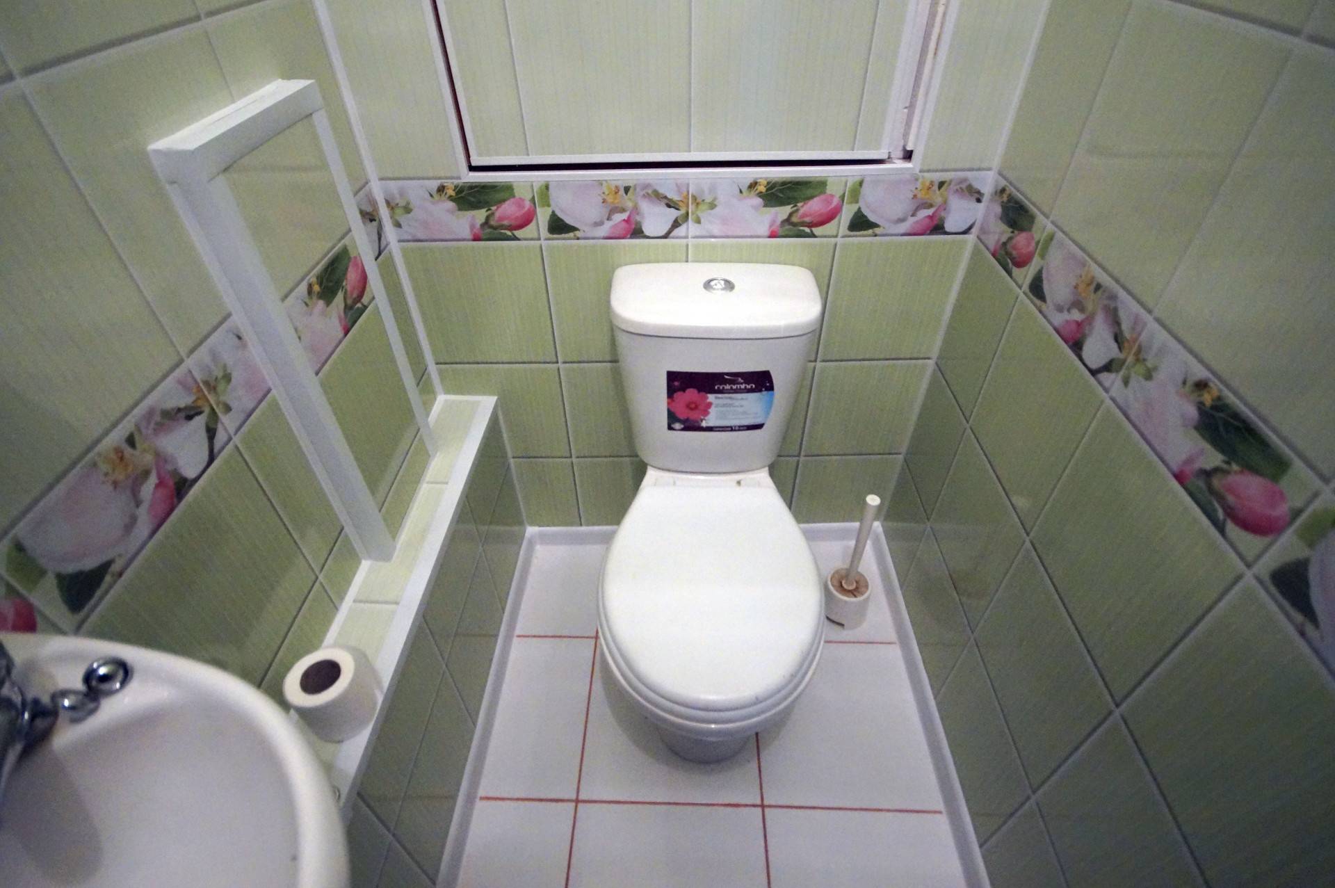 Отделка туалета пластиковыми панелями – оптимальный вариант для изысканного дизайна