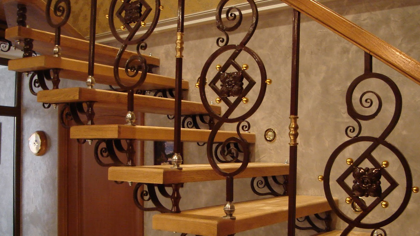 Кованые лестницы в доме – фото
