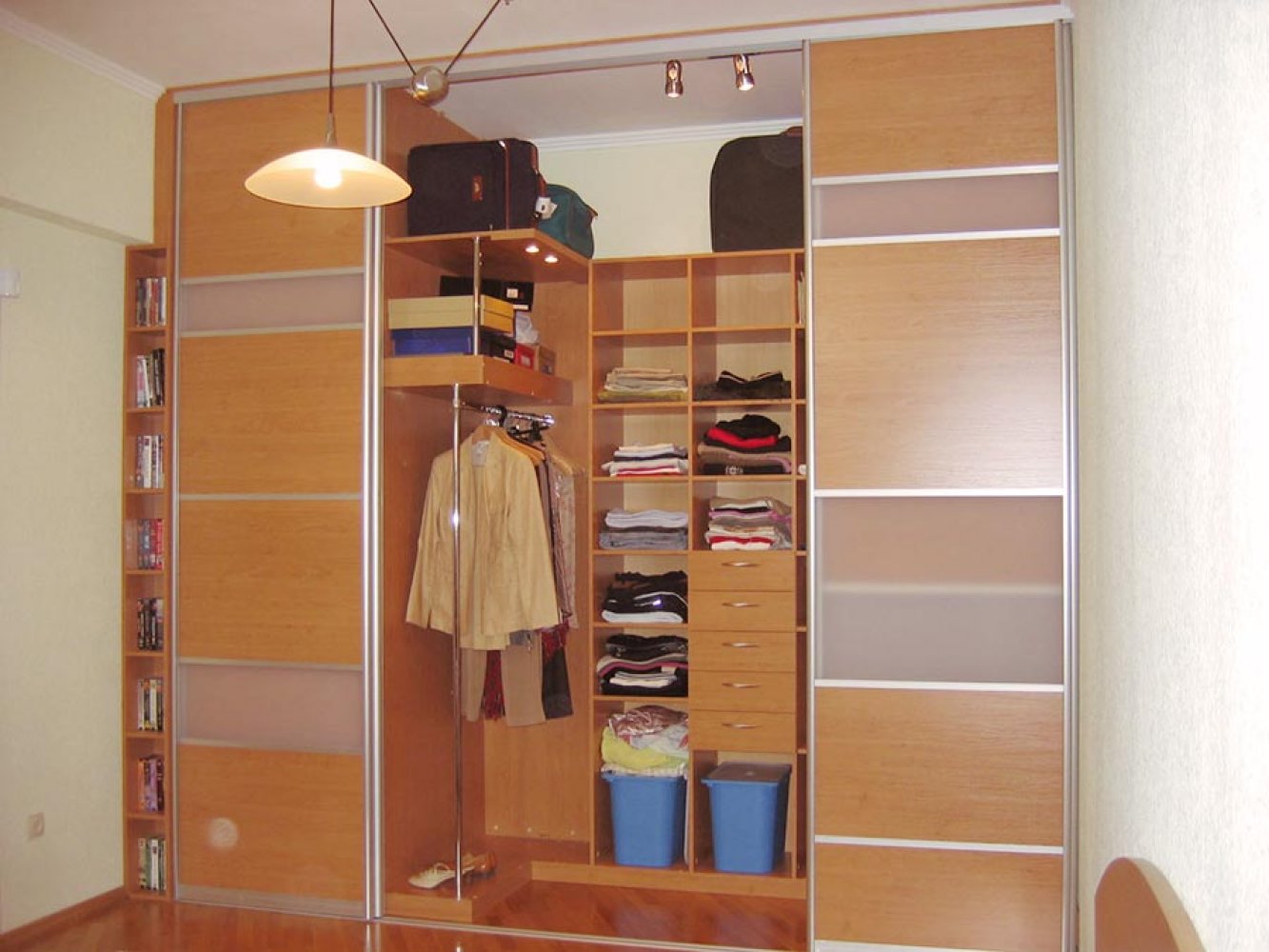 Советы по расстановке гардеробных шкафов-купе в квартире