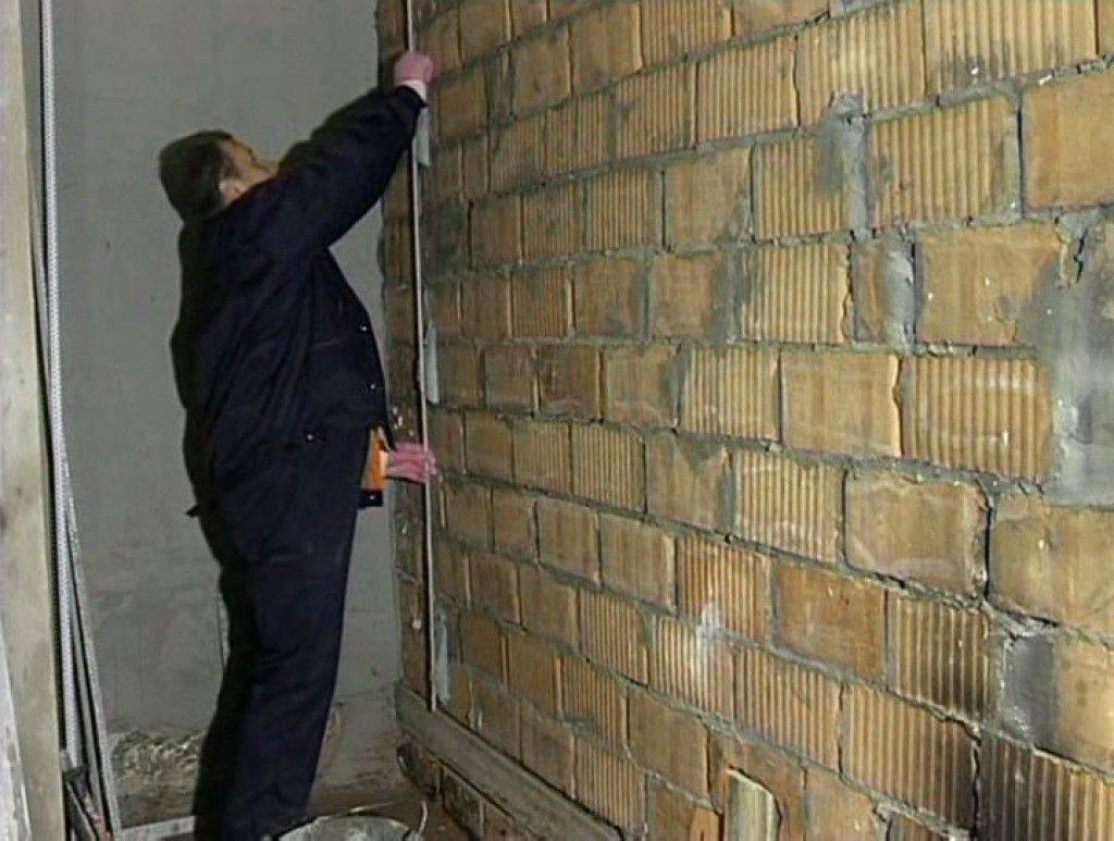 Чем лучше штукатурить кирпичные стены внутри дома - клуб мастеров