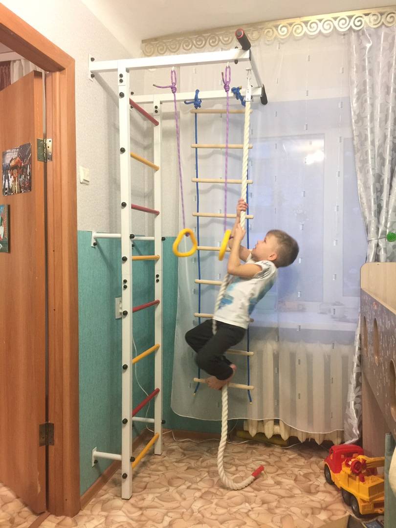 Детский спортивный комплекс для дома: 9 советов по выбору детского спортивного уголка