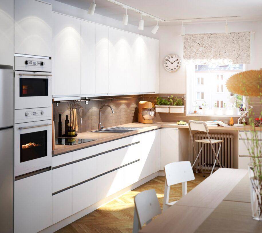 Свежесть простоты: реальные фото кухонь в интерьере белых оттенков