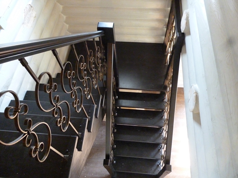 Кованые лестницы в доме – безопасность и привлекательный дизайн