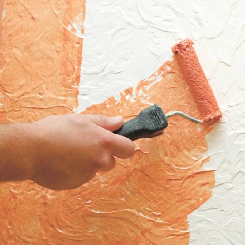 Покраска декоративной штукатурки своими руками: как покрасить в один и два цвета используя доступный инструмент