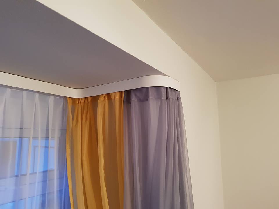 Как сделать нишу для штор в натяжном потолке: 5 способов монтажа скрытого карниза под гардину