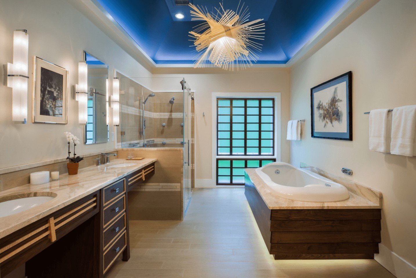 Дизайн потолка в ванной — 50 идей.