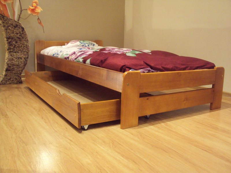 Кровать подиум с выкатными ящиками в квартире | мебель своими руками