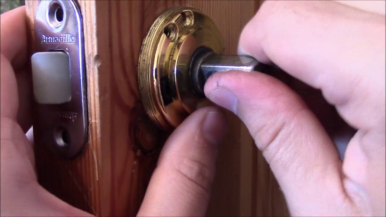 Как открыть дверь, если сломалась ручка?