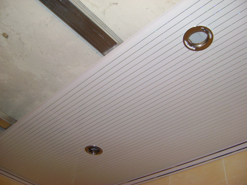 Как крепить панели на потолок на кухню – выбор пластиковых панелей, расчет, правила монтажа