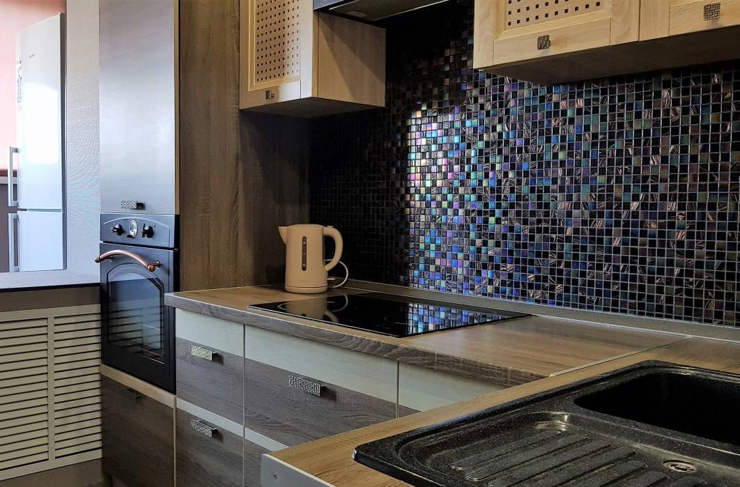 Плитка-мозаика для кухни на фартук: фото дизайна в интерьере
