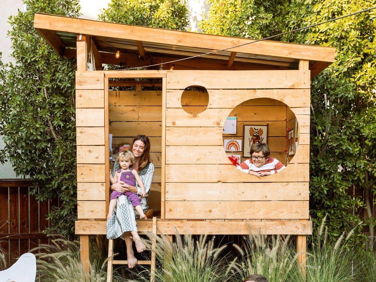 Детский домик на даче своими руками: варианты и модели, для улицы, для помещения, как сделать из вагонки, этапы работы