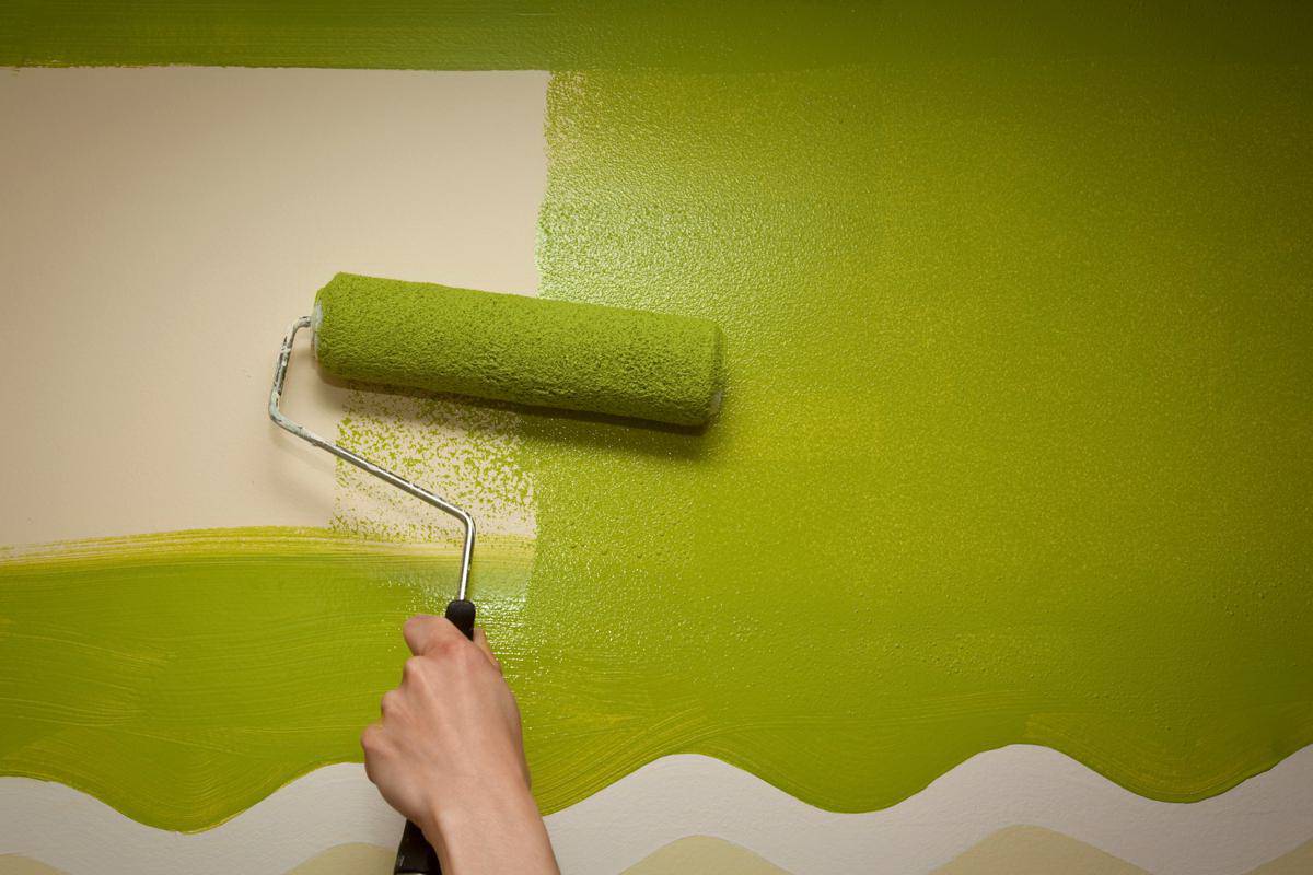 Дома должно быть красиво: нюансы покраски стен водоэмульсионной краской