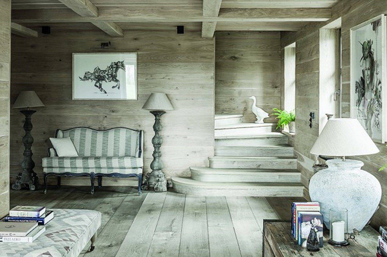 деревянный дом белые стены фото