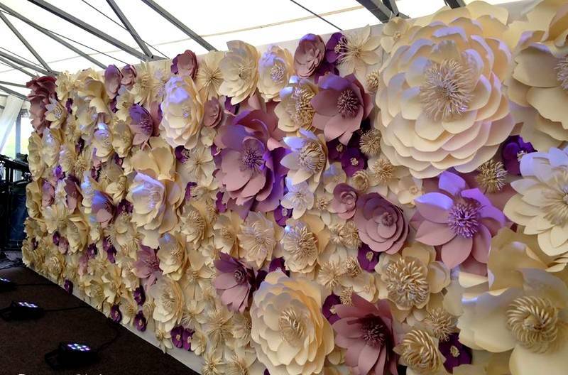 Большие цветы из гофрированной бумаги:  впечатляющий декор интерьеров и фотозон
