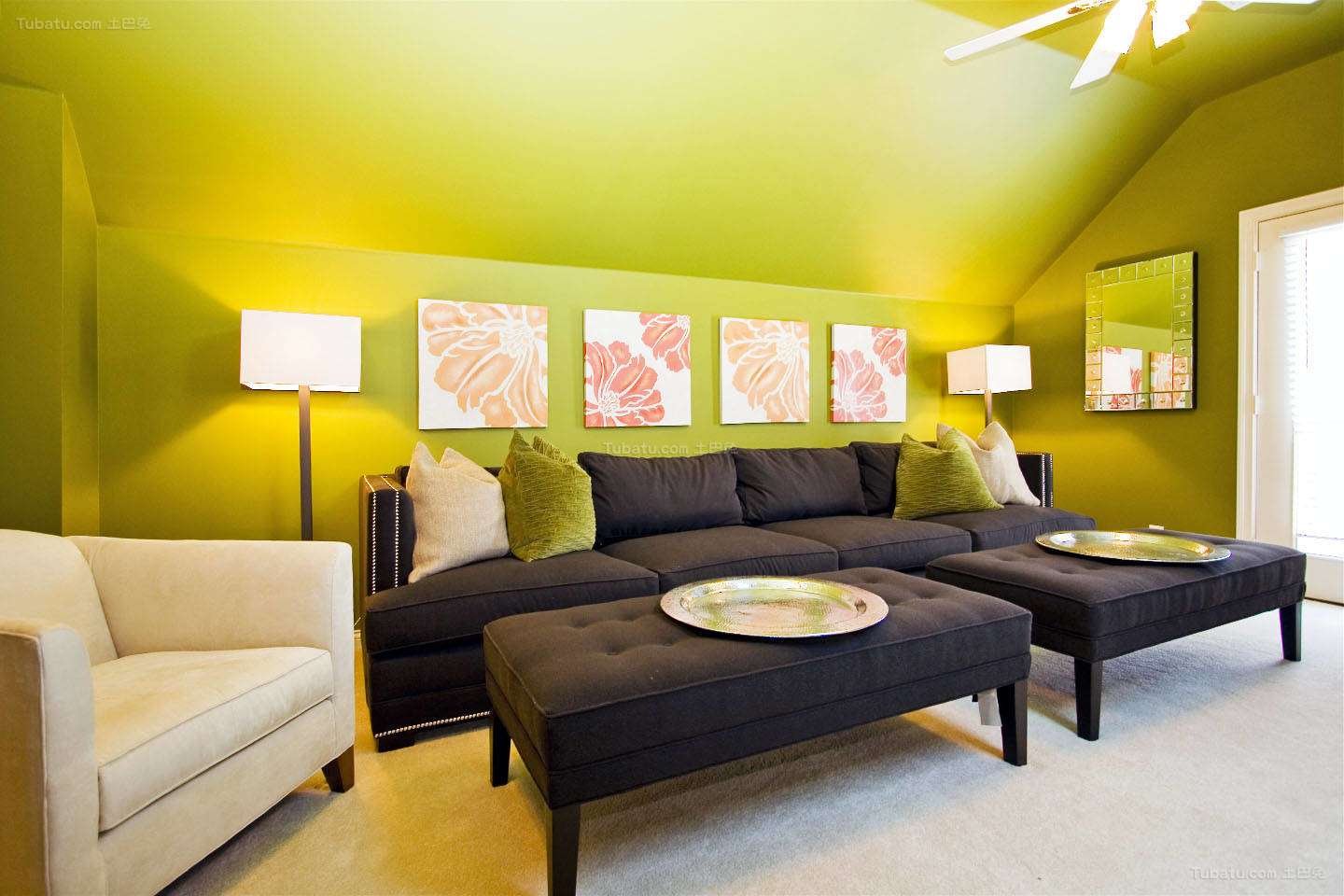 Цвет стен в гостиной со светлым полом, в теплых тонах
 - 33 фото