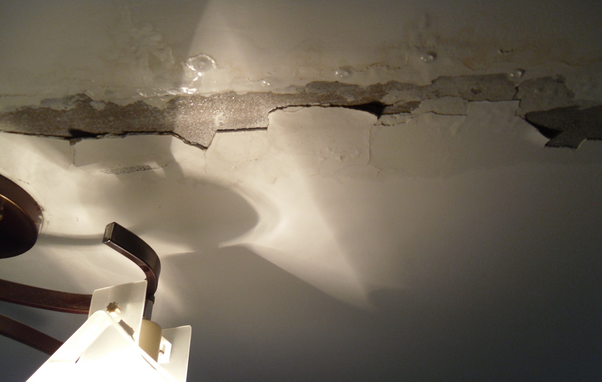 Как спасти треснувший потолок из гипсокартона — строительство и отделка — полезные советы от специалистов