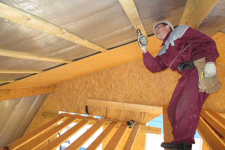 Как подшить потолок разными видами материалов