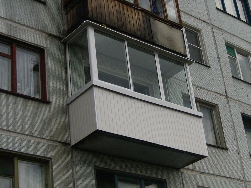 В санкт-петербурге будут штрафовать за незаконно застекленные балконы