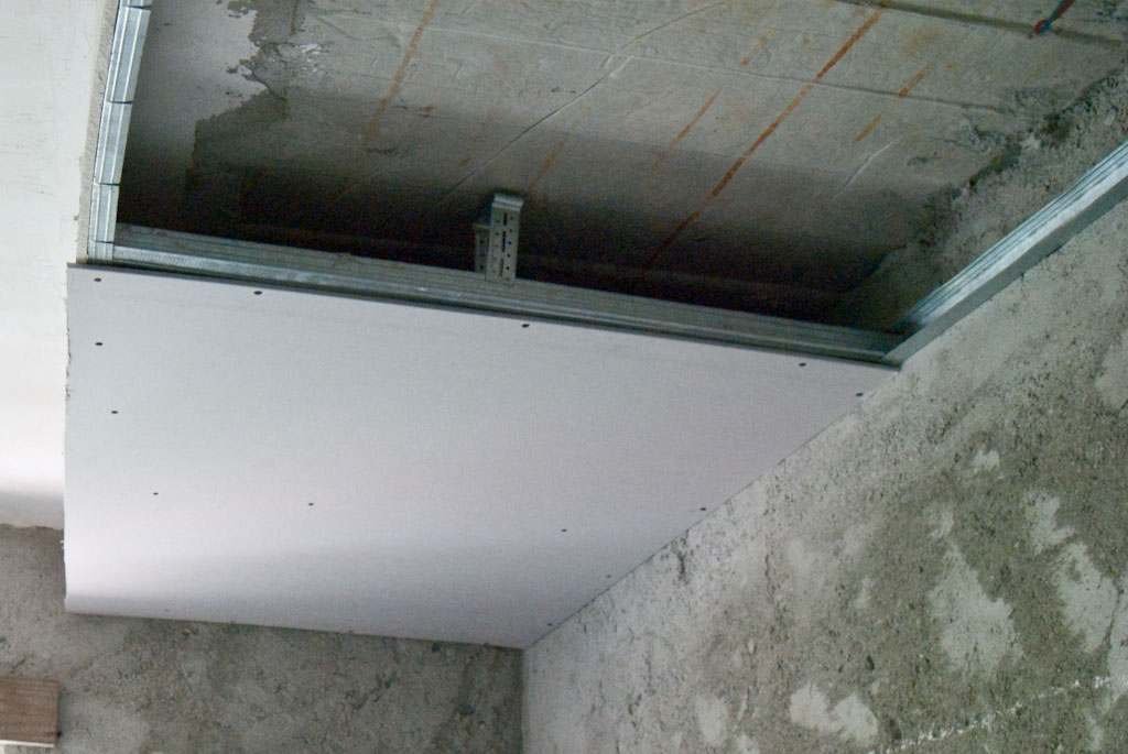 Делаем двухуровневый потолок из гипсокартона сами
