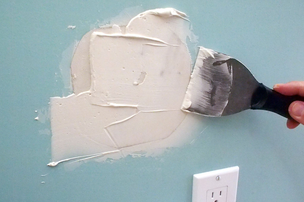 Как исправить трещину в стене в частном доме? снаружи и изнутри — как заделать? пошагово — обзор +видео