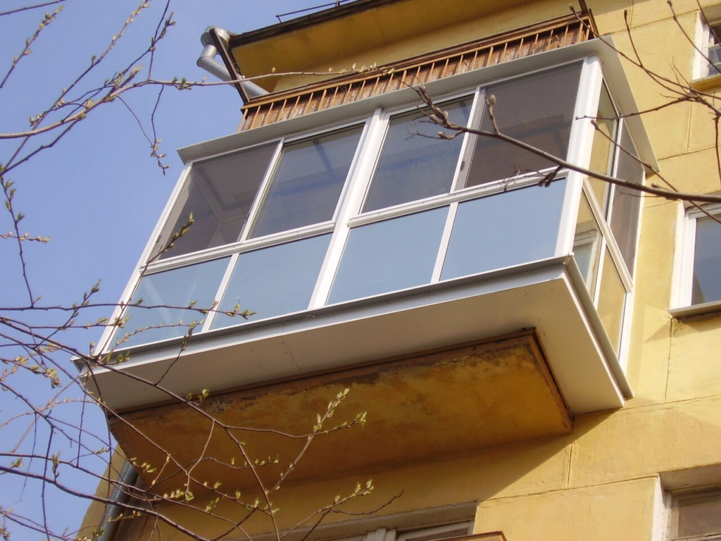 Остекление балконов штрафы - дачный сезон