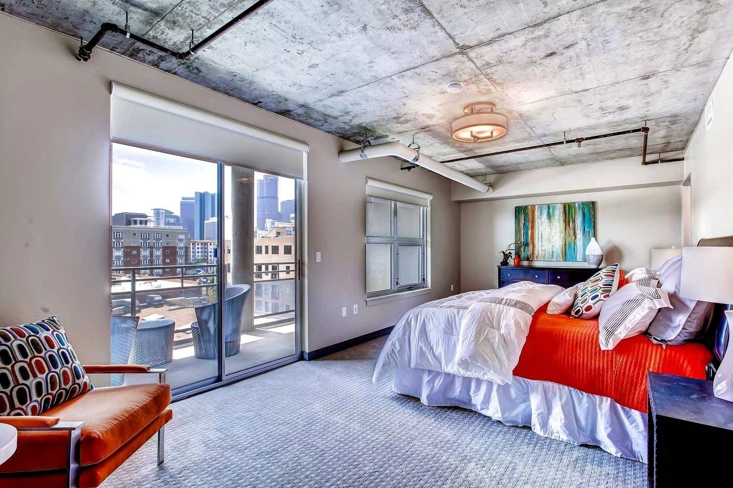 Бетонный потолок в интерьере квартиры - чем покрыть?