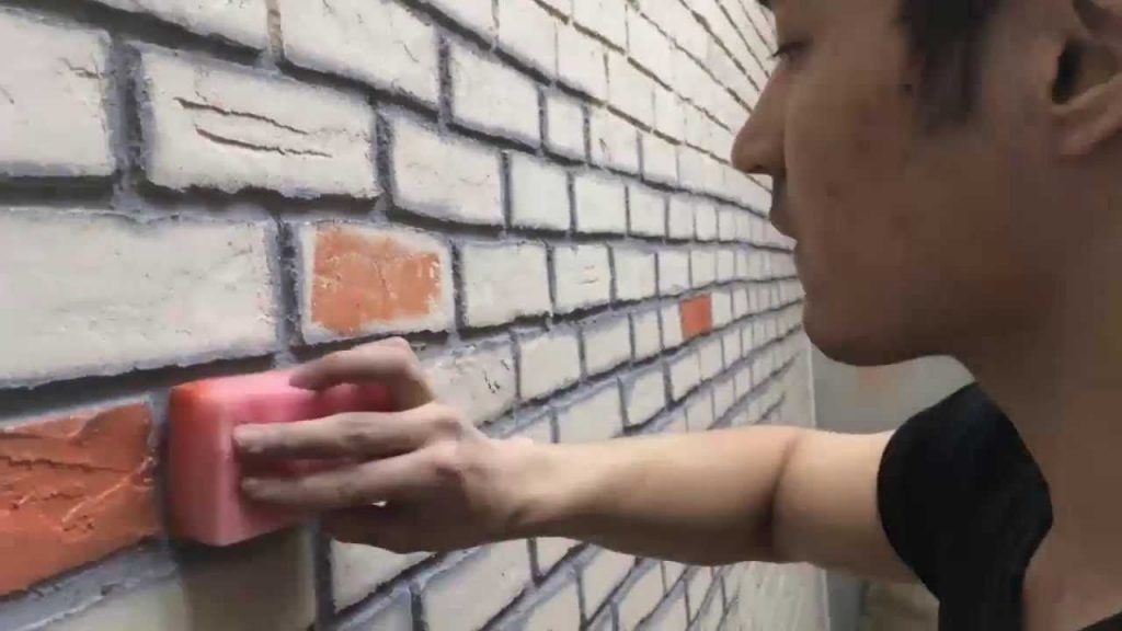 Покраска стены под кирпич: способы отделки