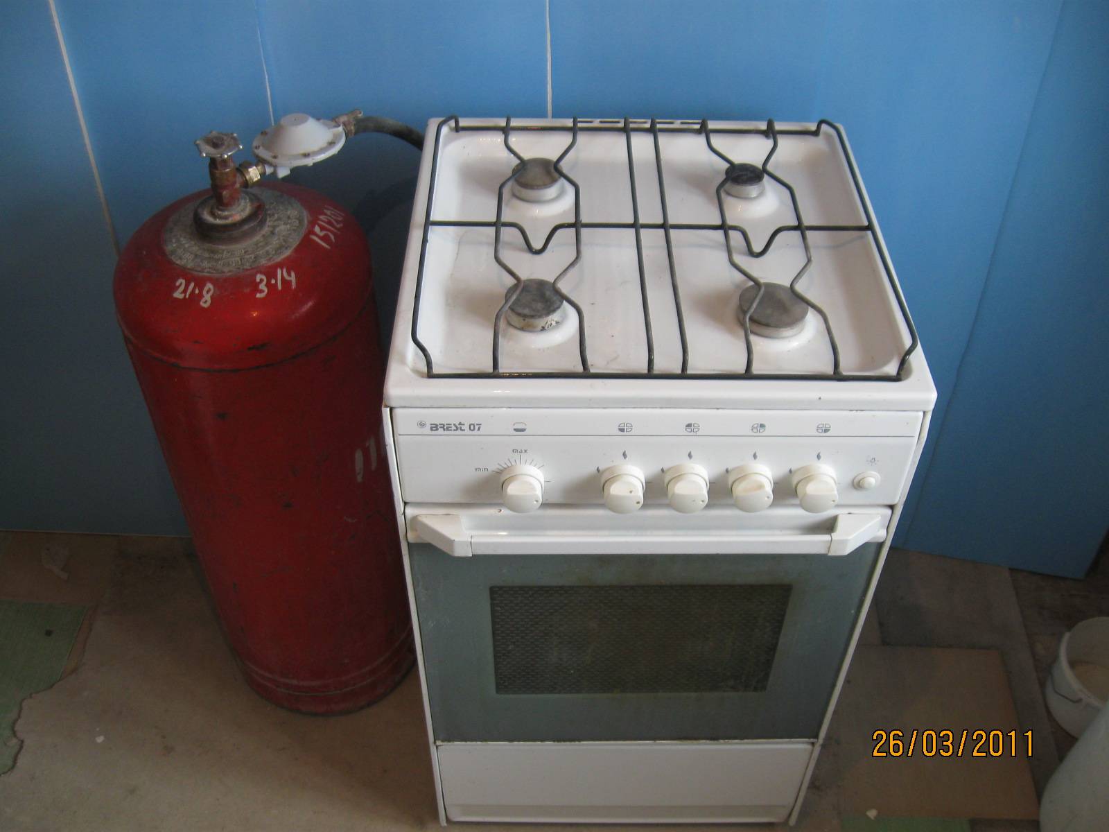 Выбор лучших плит для газового баллона для дачи