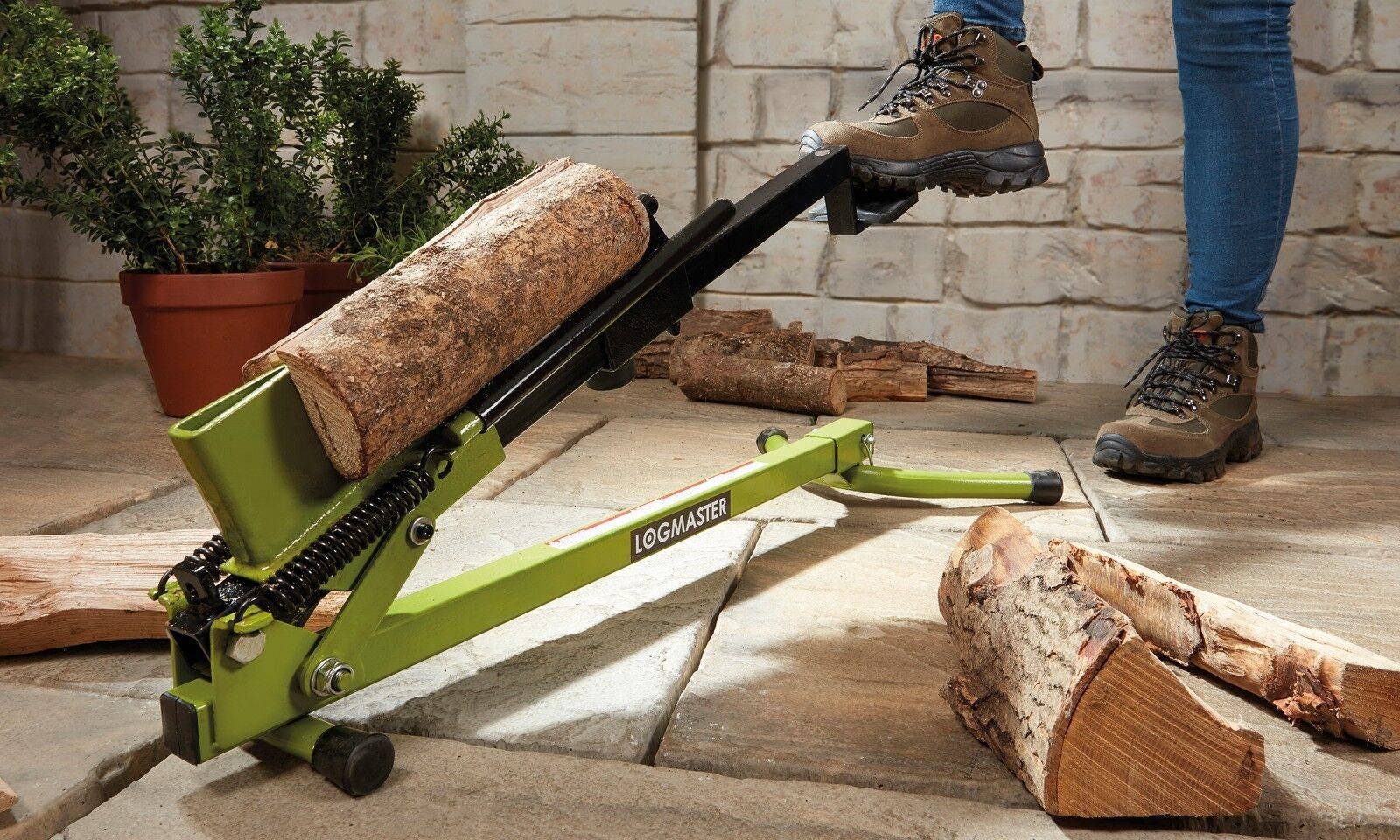 Инструмент для колки дров с ножной педалью: виды и особенности