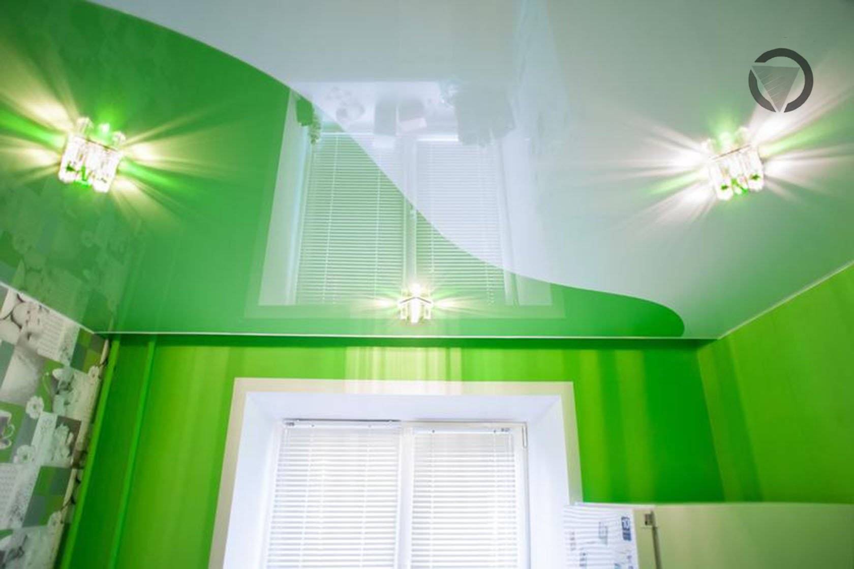 Натяжные потолки зеленого цвета: 45 фото примеров в зале, спальне, на кухне и кабинете