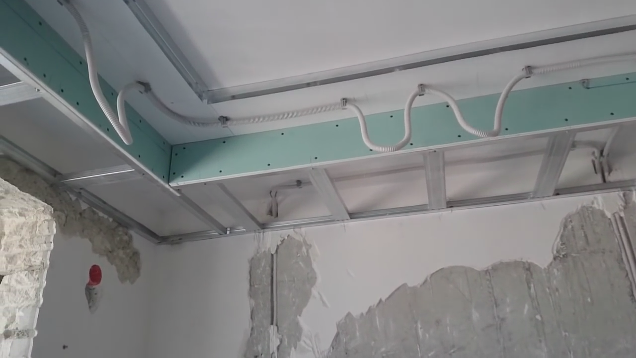 Двухуровневый потолок из гипсокартона своими руками | gipsportal
этапы изготовление двухуровневого гипсокартонного потолка — gipsportal